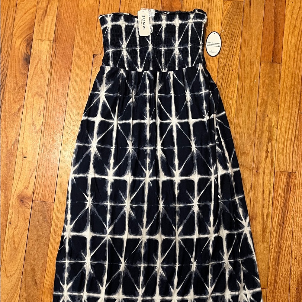 Soma Geometric Strapless Dress in Navy and White